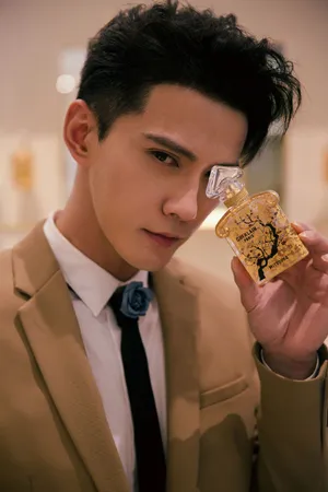 徐正溪清爽西装写真图片_7