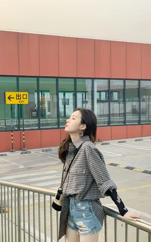 郑合惠子格子衬衫休闲写真图片_7