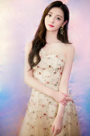 周洁琼甜美优雅写真图片
