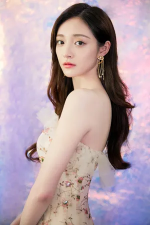 周洁琼甜美优雅写真图片_6