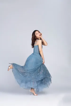 黄英甜美优雅写真图片_1