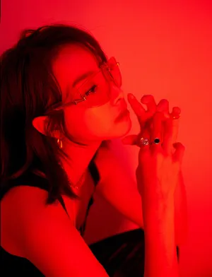 宋茜工装酷美写真图片