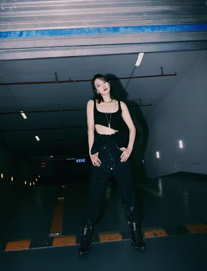 宋茜工装酷美写真图片_7