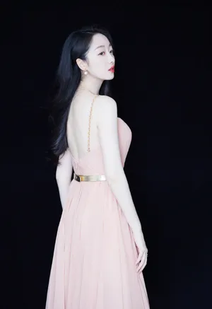 蒋梦婕明媚优雅写真图片