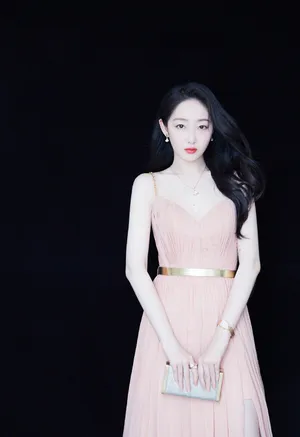 蒋梦婕明媚优雅写真图片
