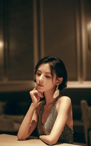 张予曦性感妩媚写真图片_5