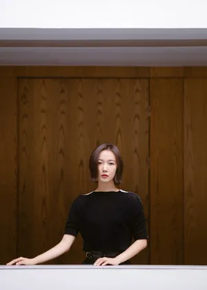 王珞丹知性优雅写真图片_2