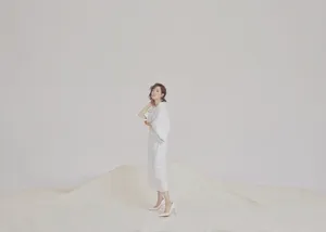 刘敏涛纯白优雅写真图片