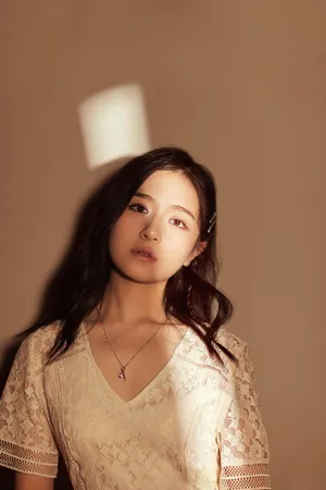 李兰迪20岁生日性感气质写真图片