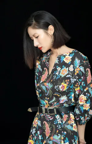 吴优碎花裙气质写真图片