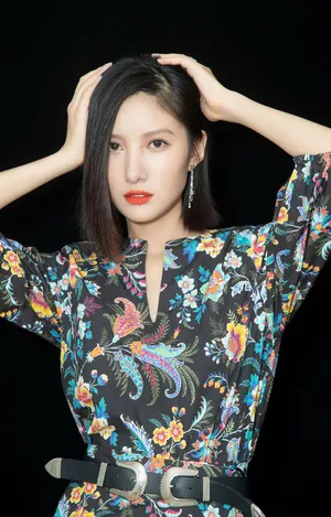 吴优碎花裙气质写真图片_3