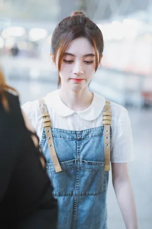 鞠婧祎机场私服街拍图片_6