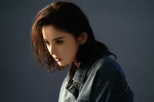 古力娜扎湿发性感写真图片_2
