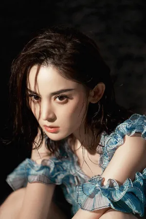 古力娜扎湿发性感写真图片_4
