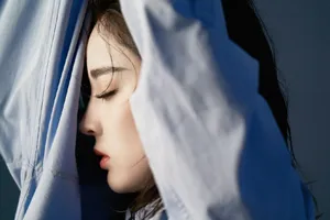 古力娜扎湿发性感写真图片_7