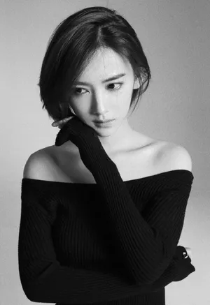 李沐宸黑白优雅写真图片_4