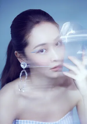 李曼优雅柔美时尚写真图片