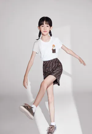 陆毅女儿贝儿杂志写真图片_1