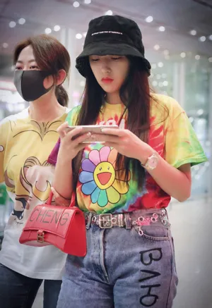 程潇彩虹美少女机场图片_1