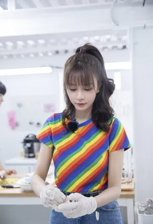 沈梦辰元气彩虹装图片_3