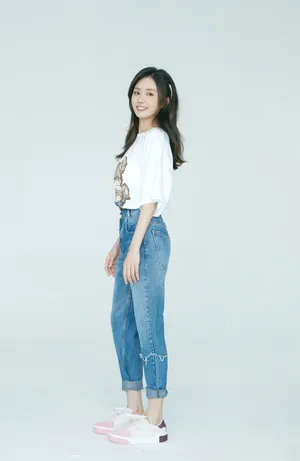 郑合惠子甜美活力写真图片