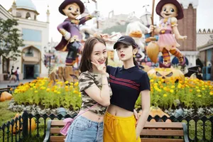 娜扎时尚休闲风街头生活照片_2
