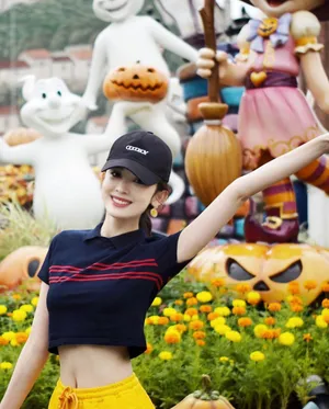 娜扎时尚休闲风街头生活照片_6