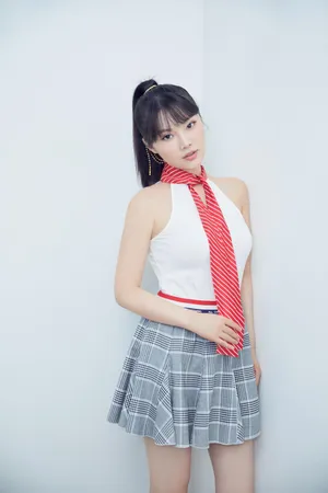徐冬冬学生装性感制服写真图片