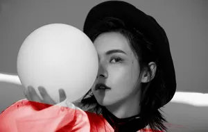 周锐烟熏妆大片写真图片_3