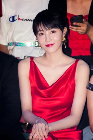 李欣燃北京时装周性感图片_3