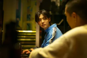 鹿晗《夜的尽头》MV花絮照图片第1张