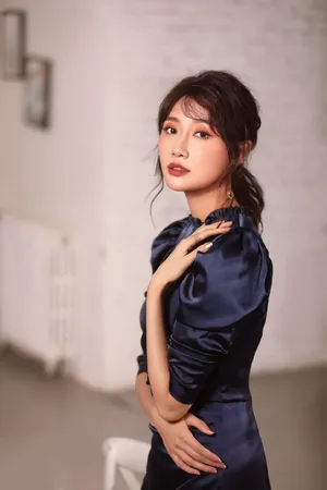 李斯羽性感优雅写真图片_5