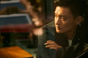 周一围复古黄昏风写真图片