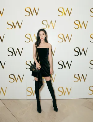 杨幂黑色系性感品牌活动图片_5
