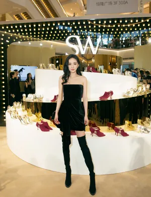 杨幂黑色系性感品牌活动图片_6