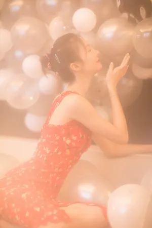 金晨氤氲柔美写真图片