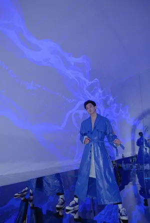 范世琦酷帅时髦光影写真图片_5