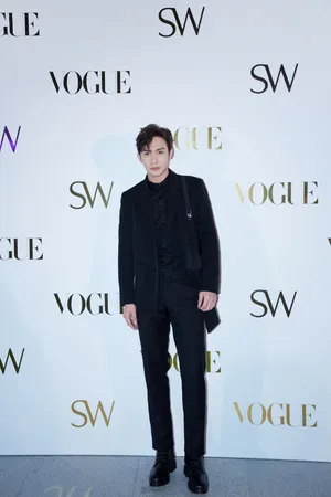 张彬彬STUARTWEITZMAN品牌晚会帅气图片
