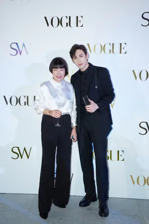 张彬彬STUARTWEITZMAN品牌晚会帅气图片