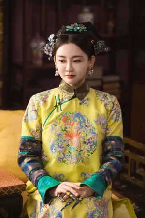 苗苗清新秀丽古装图片