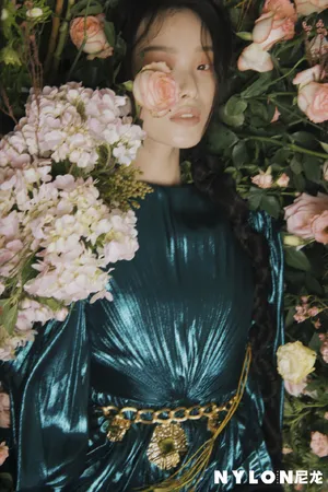 倪妮麻花辫复古文艺写真图片_3