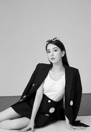天王嫂方媛性感时尚写真图片