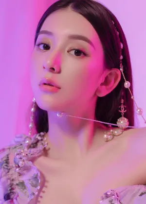 天王嫂方媛性感时尚写真图片_5
