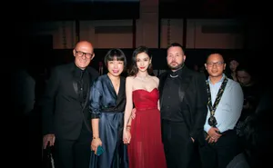 Angelababy酒红色抹胸裙性感图片