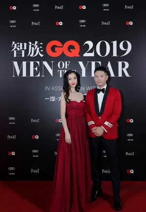 Angelababy酒红色抹胸裙性感图片_3