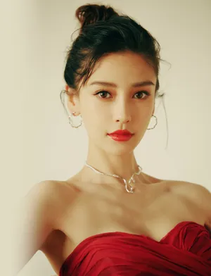 Angelababy酒红色抹胸裙性感图片_13
