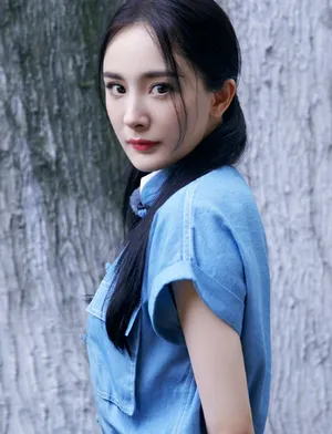杨幂遇见天坛性感甜美写真图片