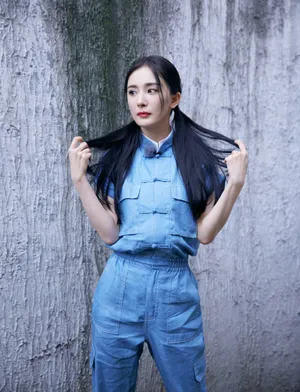 杨幂遇见天坛性感甜美写真图片_3