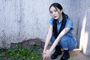 杨幂遇见天坛性感甜美写真图片_5