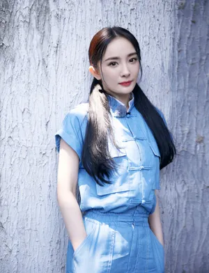 杨幂遇见天坛性感甜美写真图片_7
